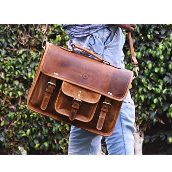 Aaron Leather Goods Other - ✨Aaron Leather Goods Leather Messenger bag✨